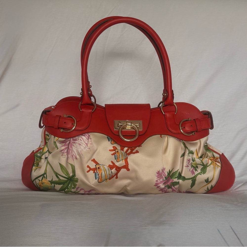 Salvador Ferragamo Elegant Red and Cream Floral Shoulder Bag BW-21 5370